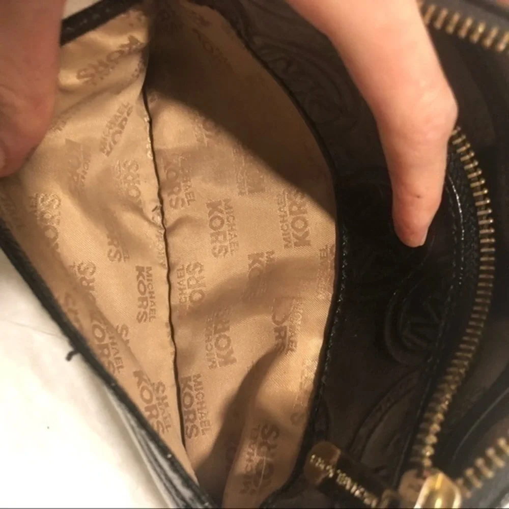 Michael kors patent leather cosmetic bag